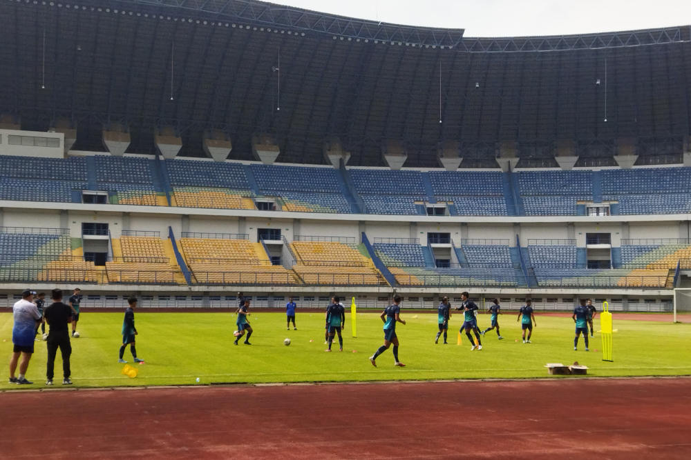 Jelang Persib Vs Persija, Ribuan Bobotoh Padati Sesi Latihan Maung Bandung