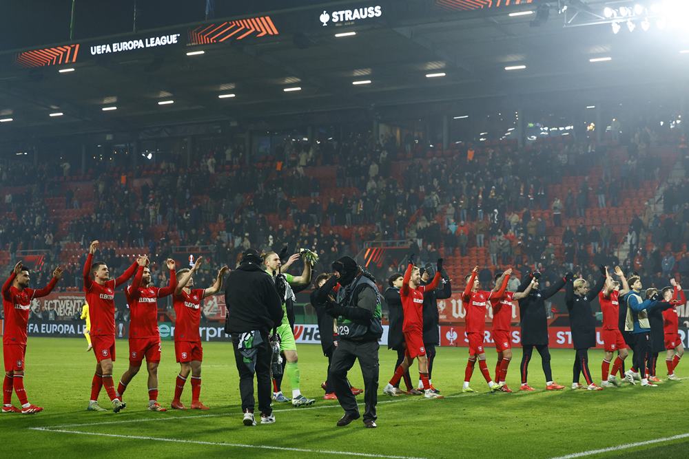 Bawa Twente Menang di Liga Europa, Permainan Hilgers Dkk Dapat Pujian