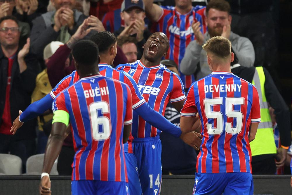 Ada Spanduk Provokatif, Crystal Palace Terancam Sanksi dari FA