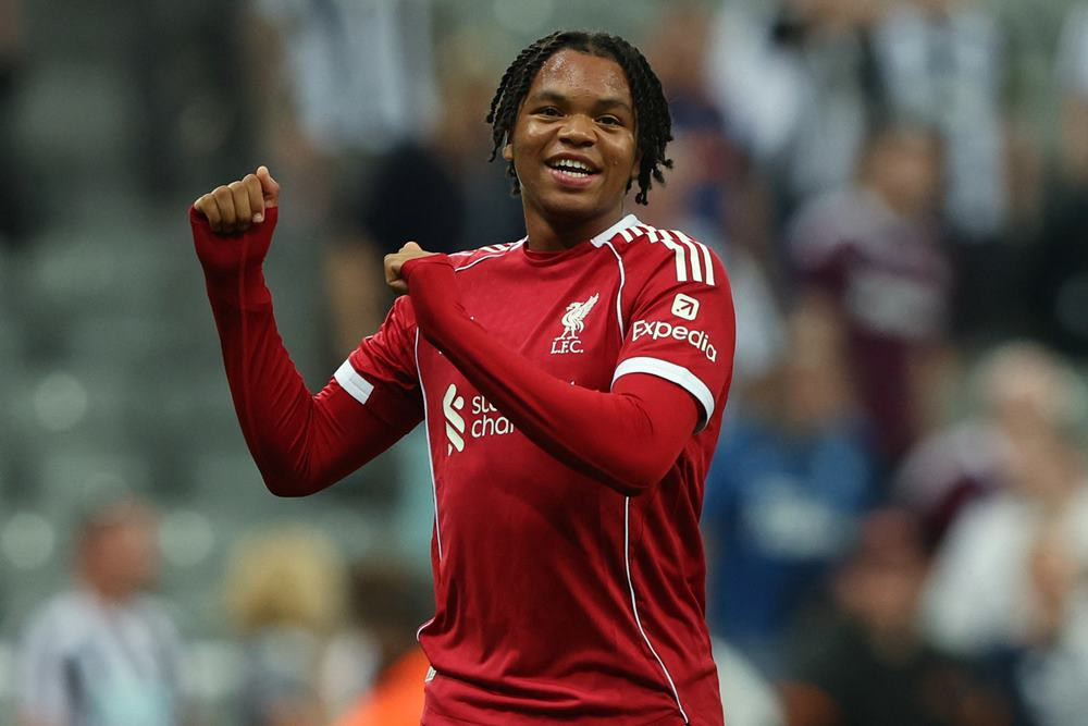 Puja Puji dari Van Dijk dan Slot untuk Performa Rio Ngumoha